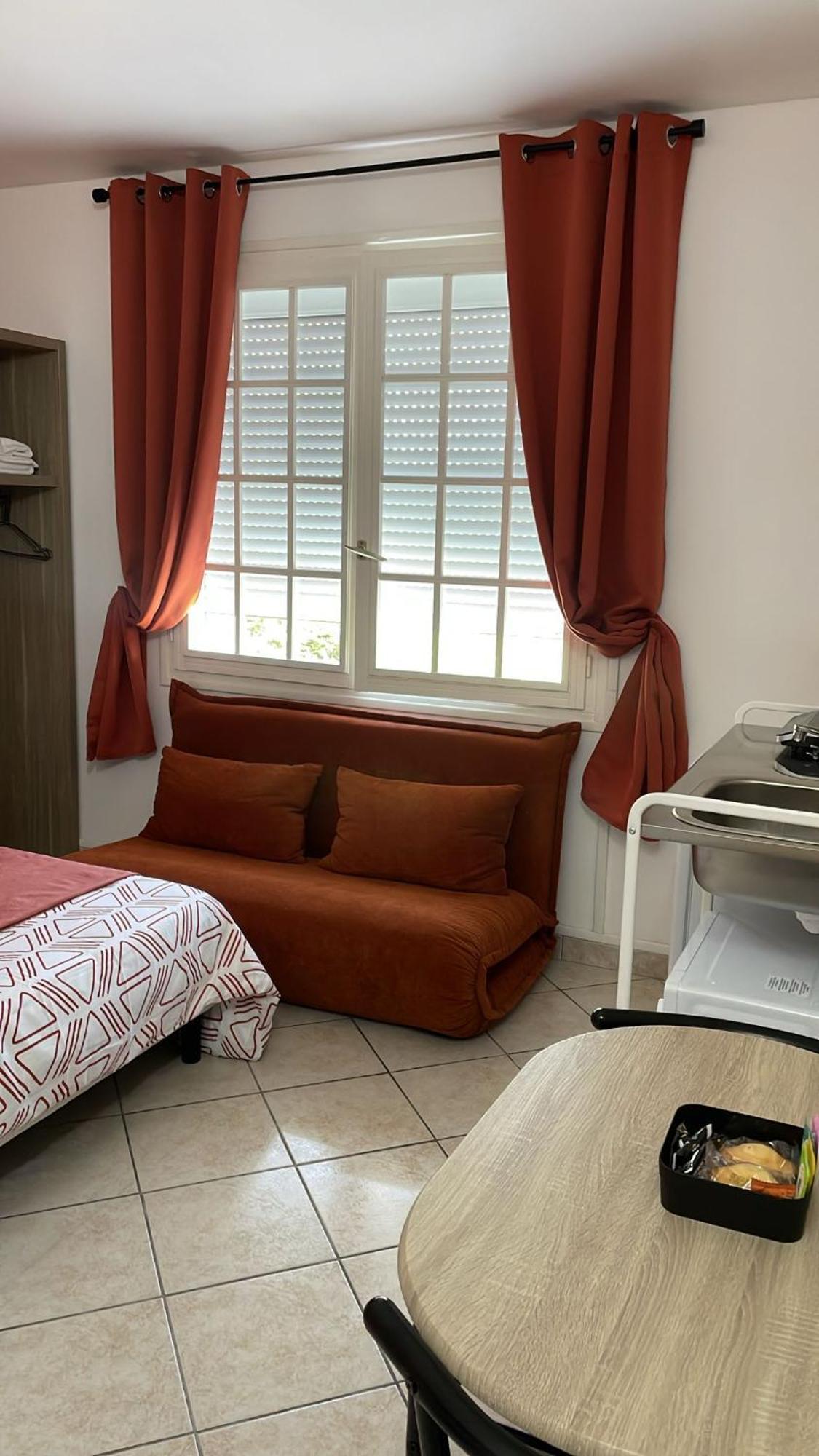 Appartement 4 , Disneyland - Parking Gratuit - Maison Des Platanes مو المظهر الخارجي الصورة